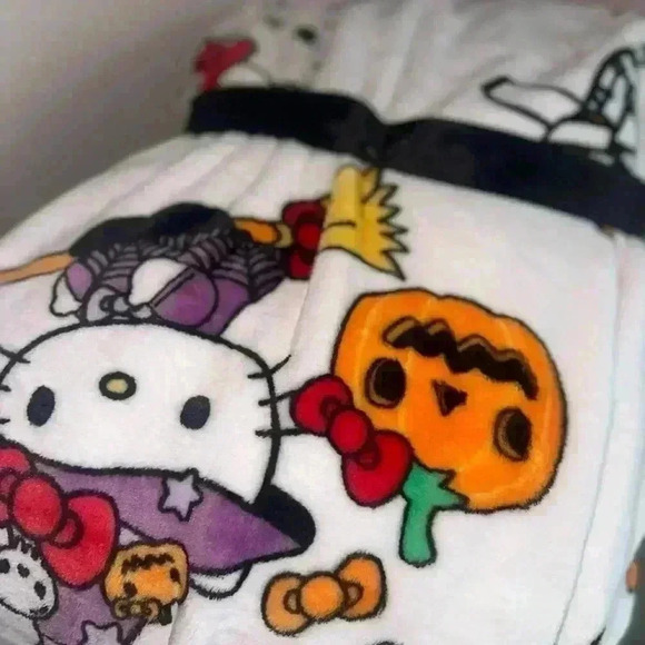 Halloween Hello Kitty Blanket Set Of Two - Picture 2 of 2